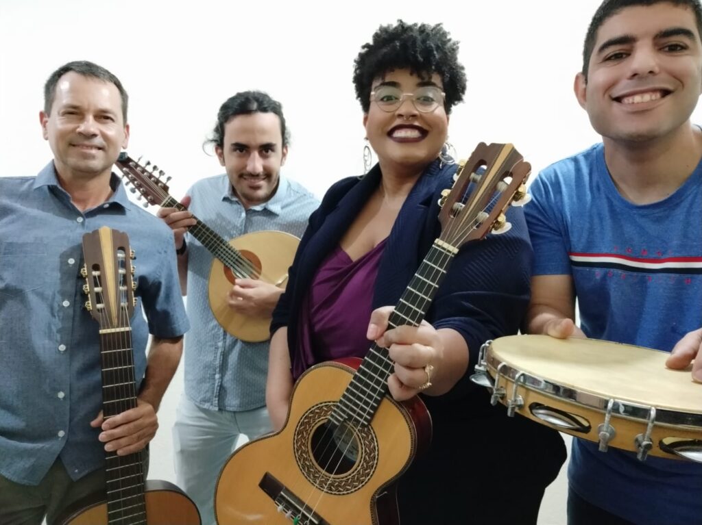 Musica em conjunto com atrações gratuitas