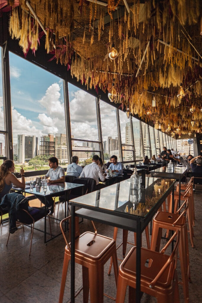 Mezanino Gastrobar celebra 1 ano de inauguração no rooftop da Torre de TV de Brasília e comemora os mais de 60 mil visitantes ao longo do período